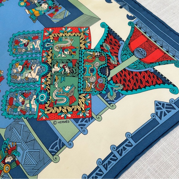 •Hermes Paris Astres et Soleils Silk Handrolled Scarf 34”x34” Made in France - Picture 11 of 16